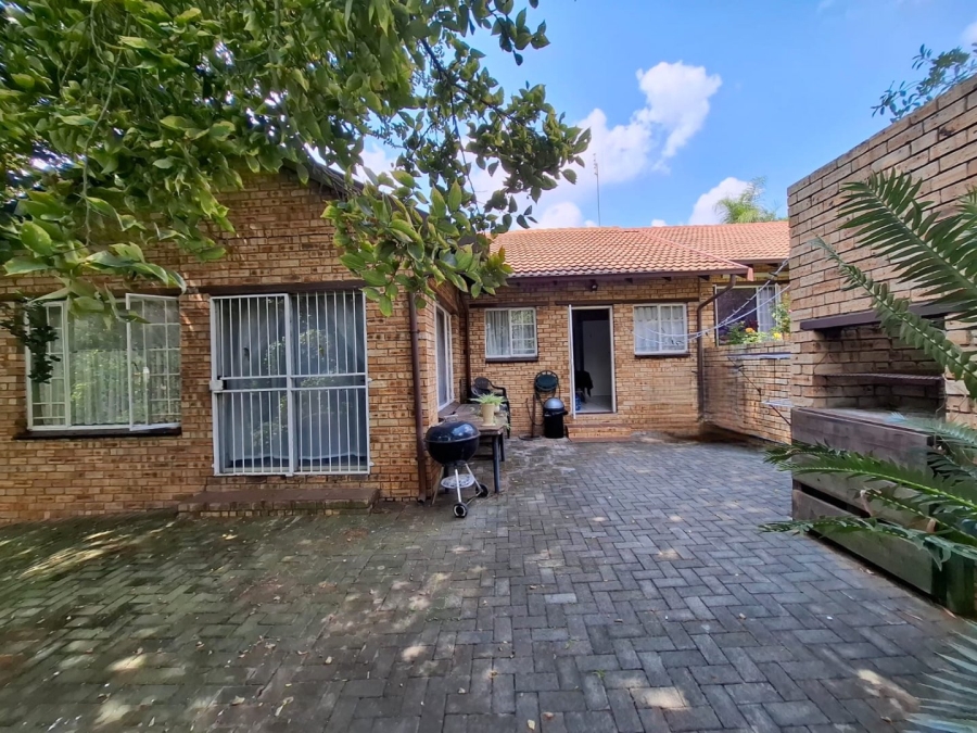 4 Bedroom Property for Sale in Safari Gardens North West